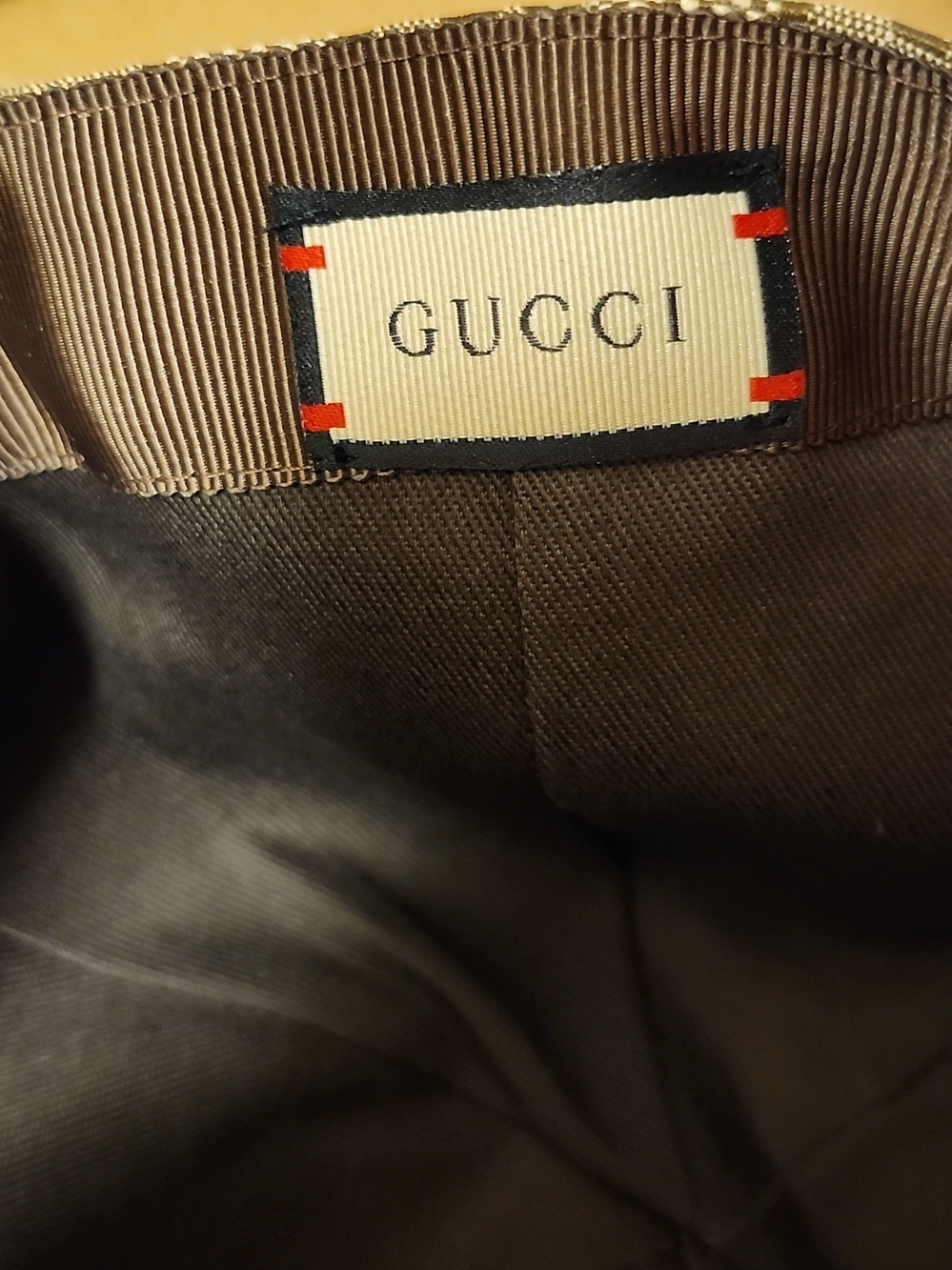 Gucci Monogram Beige Baseball Cap with Red Stripe - Picture 8 of 9